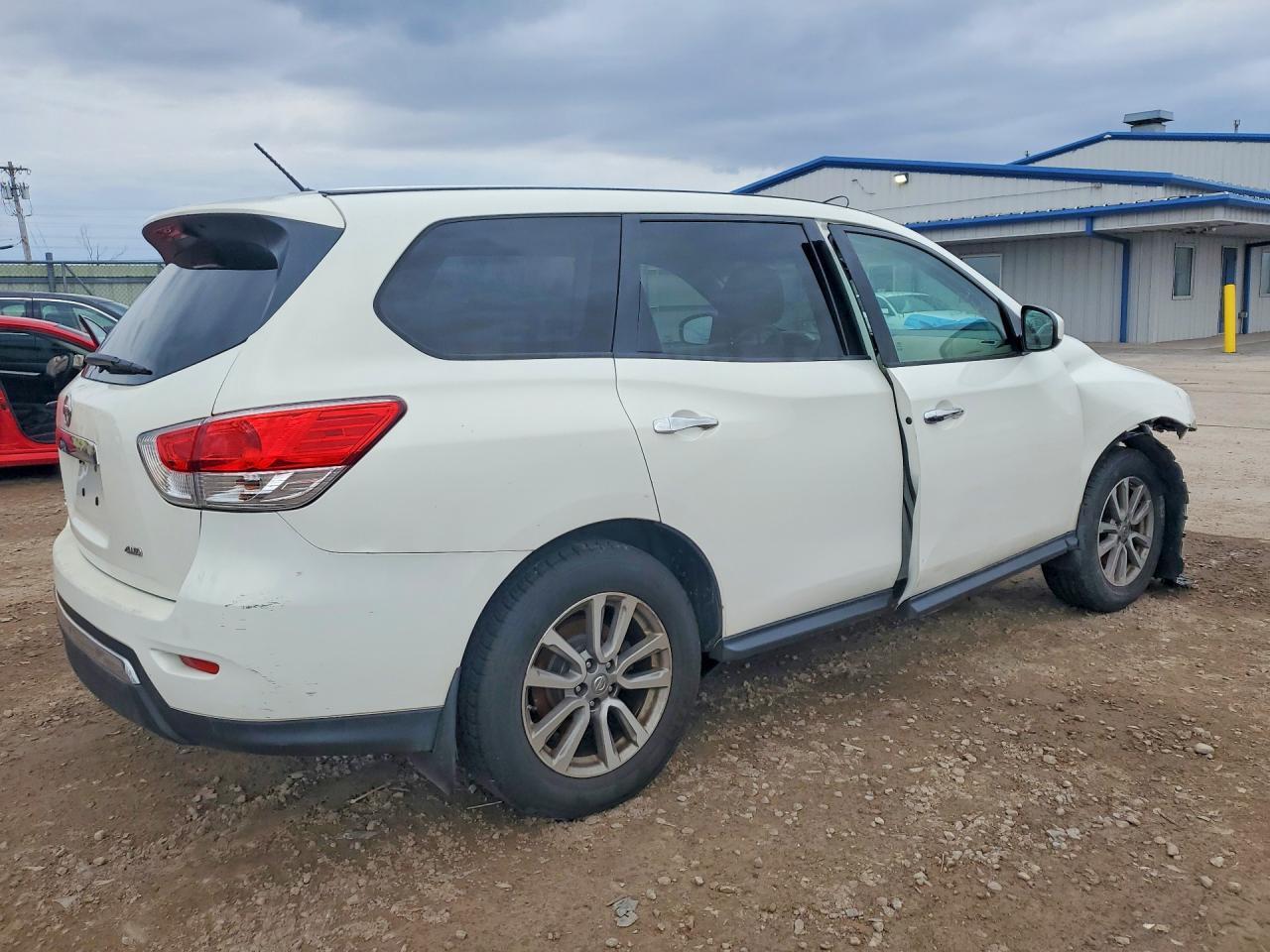2014 Nissan Pathfinder S - Фото 3