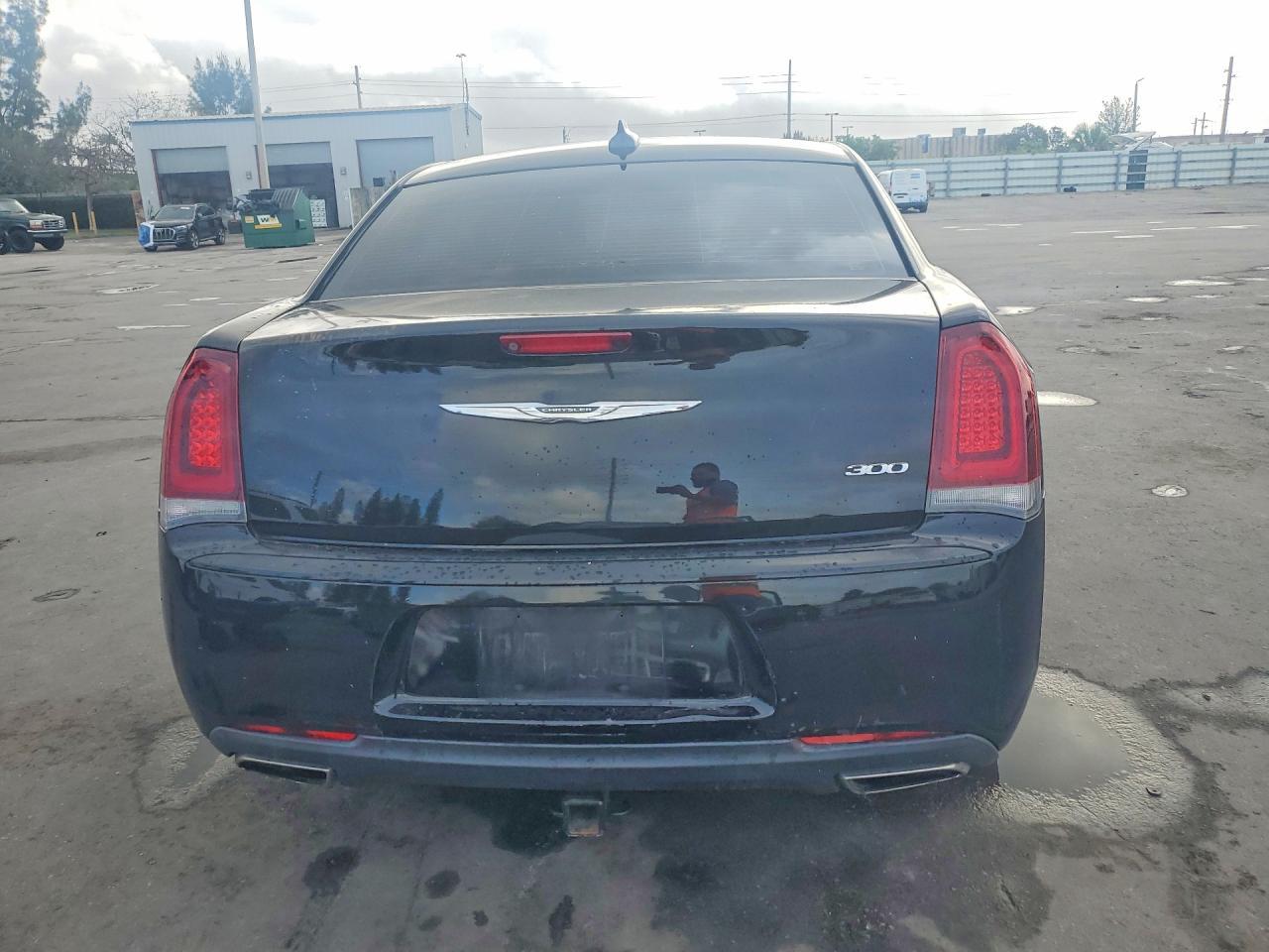 2019 Chrysler 300 Touring - Фото 6