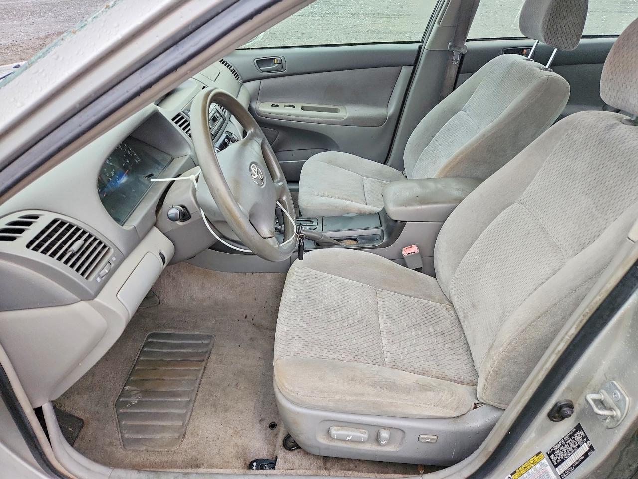 2004 Toyota Camry Le - Image 7