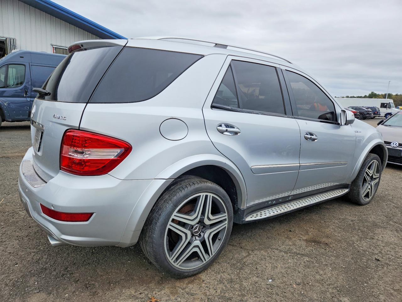 2010 Mercedes-Benz Ml 550 4Matic - Фото 3
