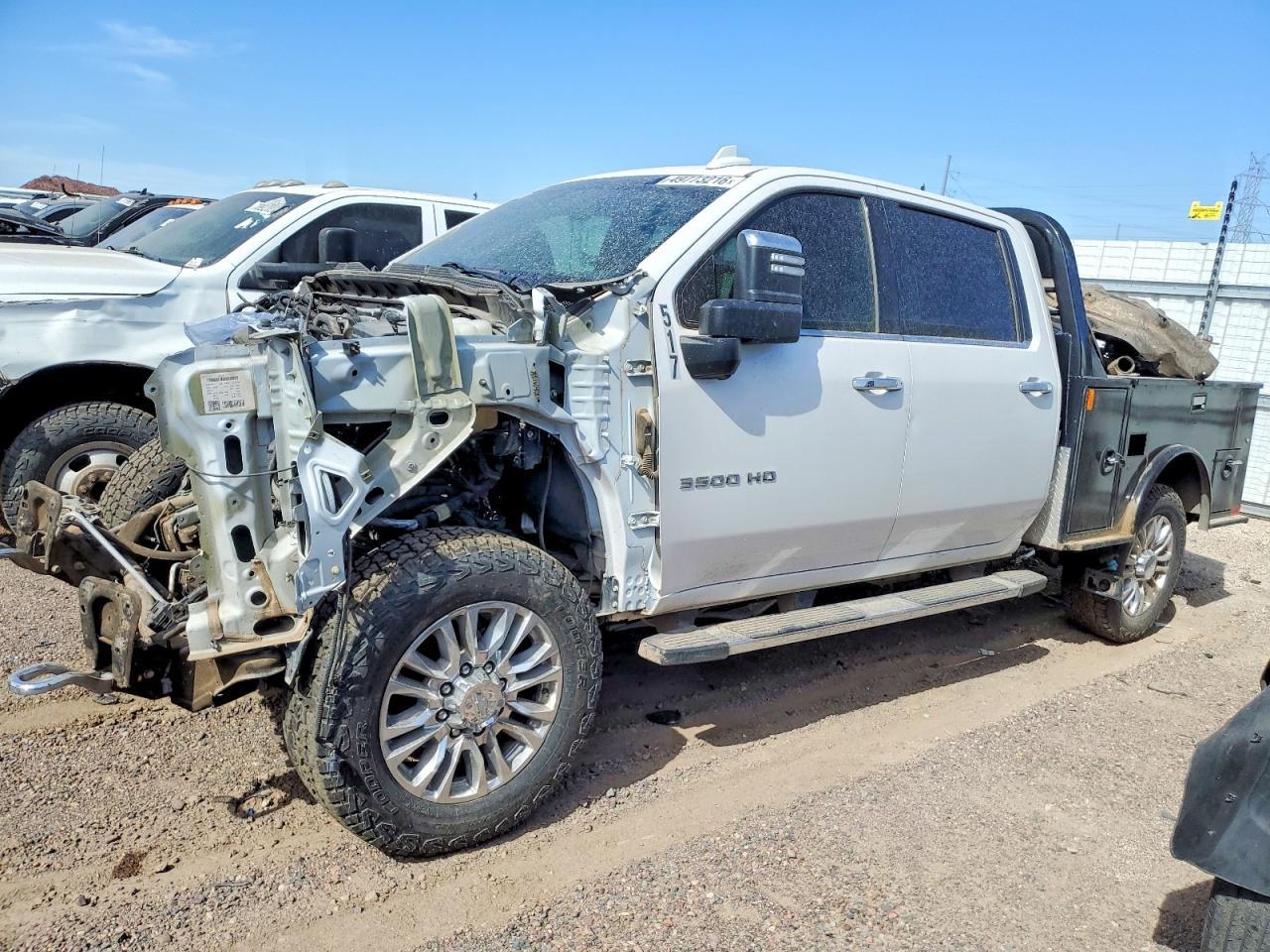 2023 Chevrolet Silverado K3500 High Country - Фото 2