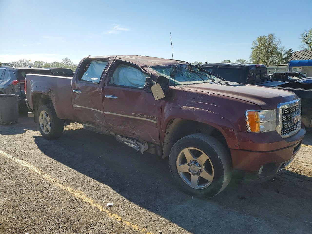 2013 GMC Sierra K2500 Denali - Image 4