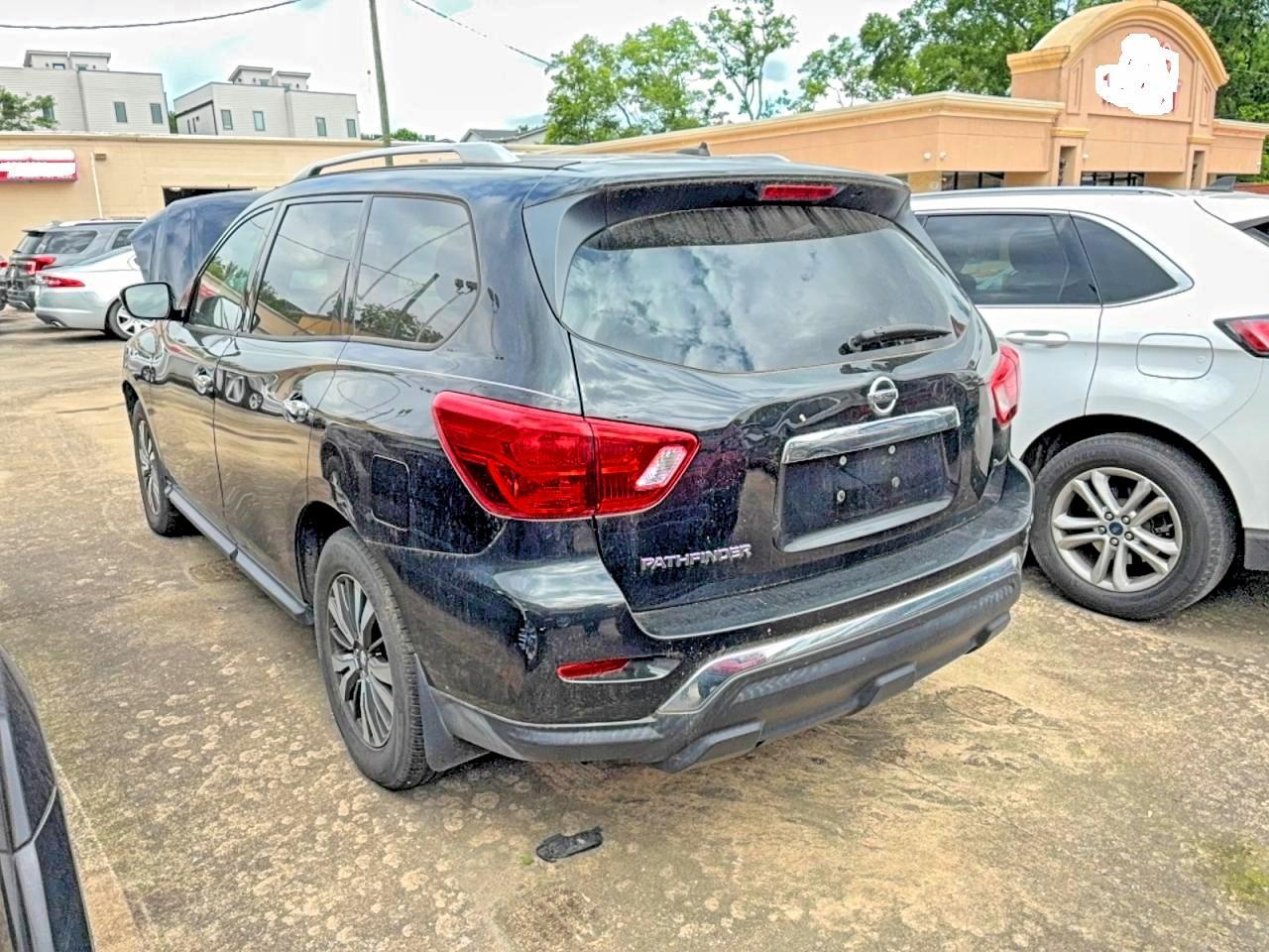 2017 Nissan Pathfinder S - Фото 3