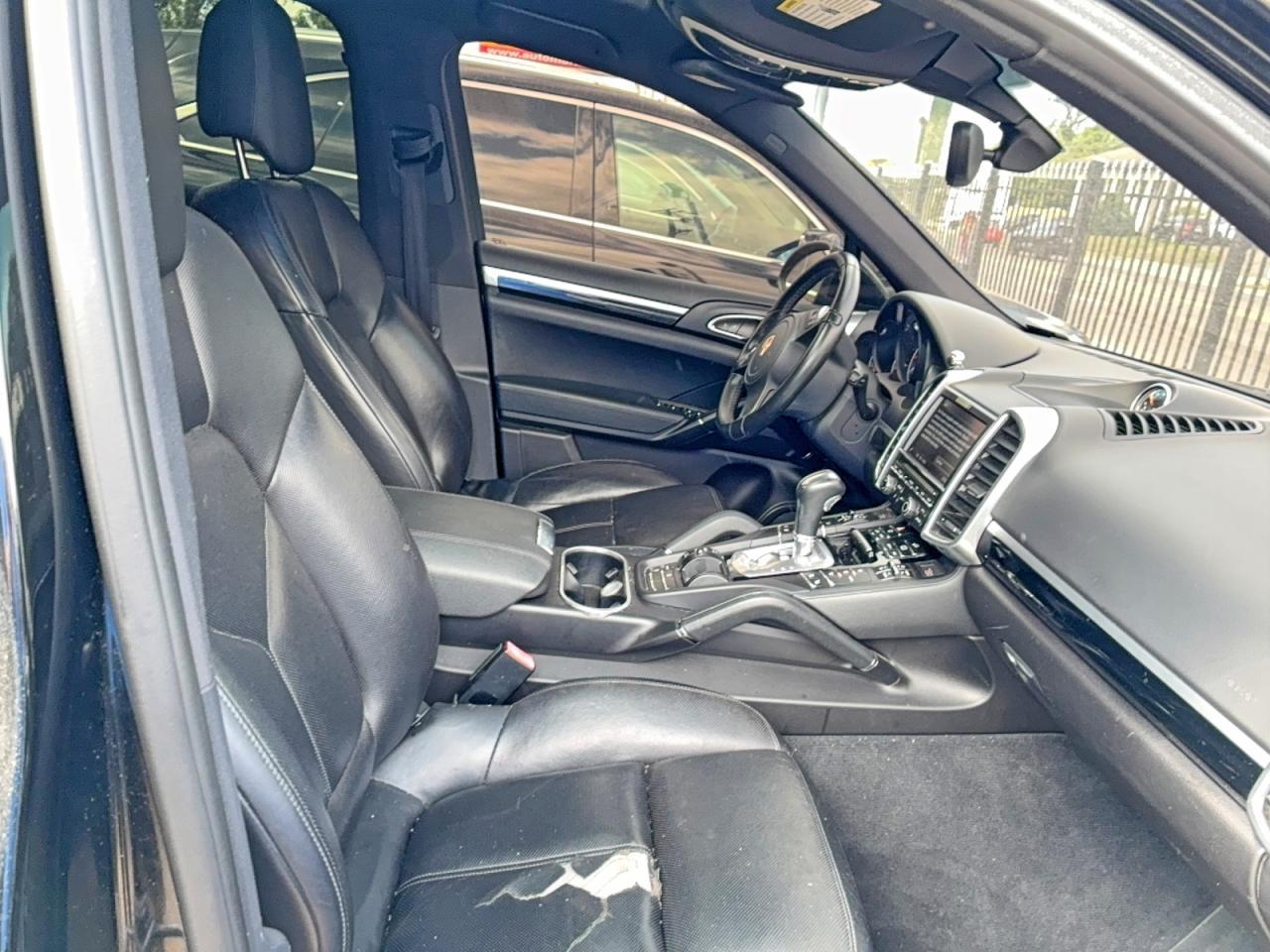 2014 Porsche Cayenne - Image 5