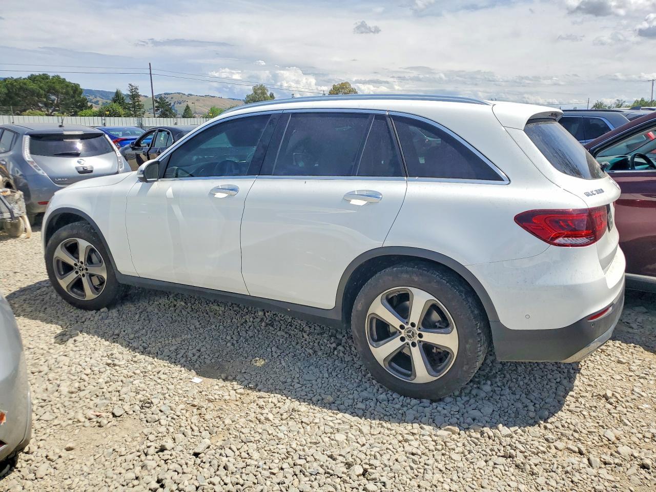 2022 Mercedes-Benz Glc 300 - Image 2