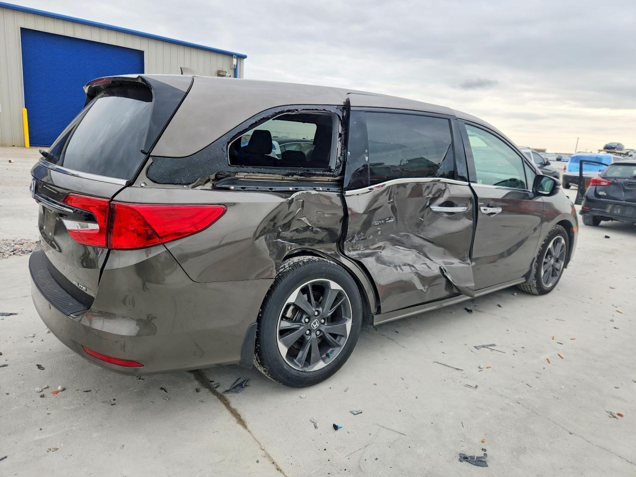 2023 Honda Odyssey Elite - Фото 3