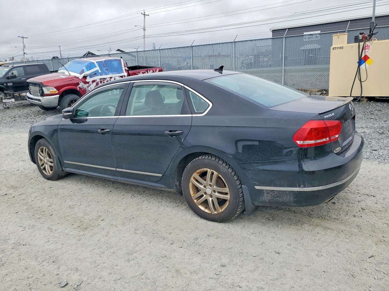 2014 Volkswagen Passat Sel - Image 2