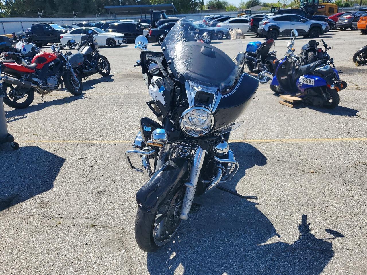 2022 BMW R18 Transcontinental - Image 2