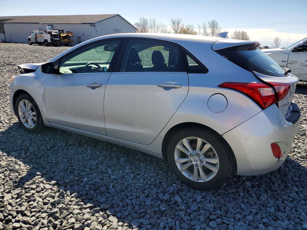 2013 Hyundai Elantra Gt Base - Image 2
