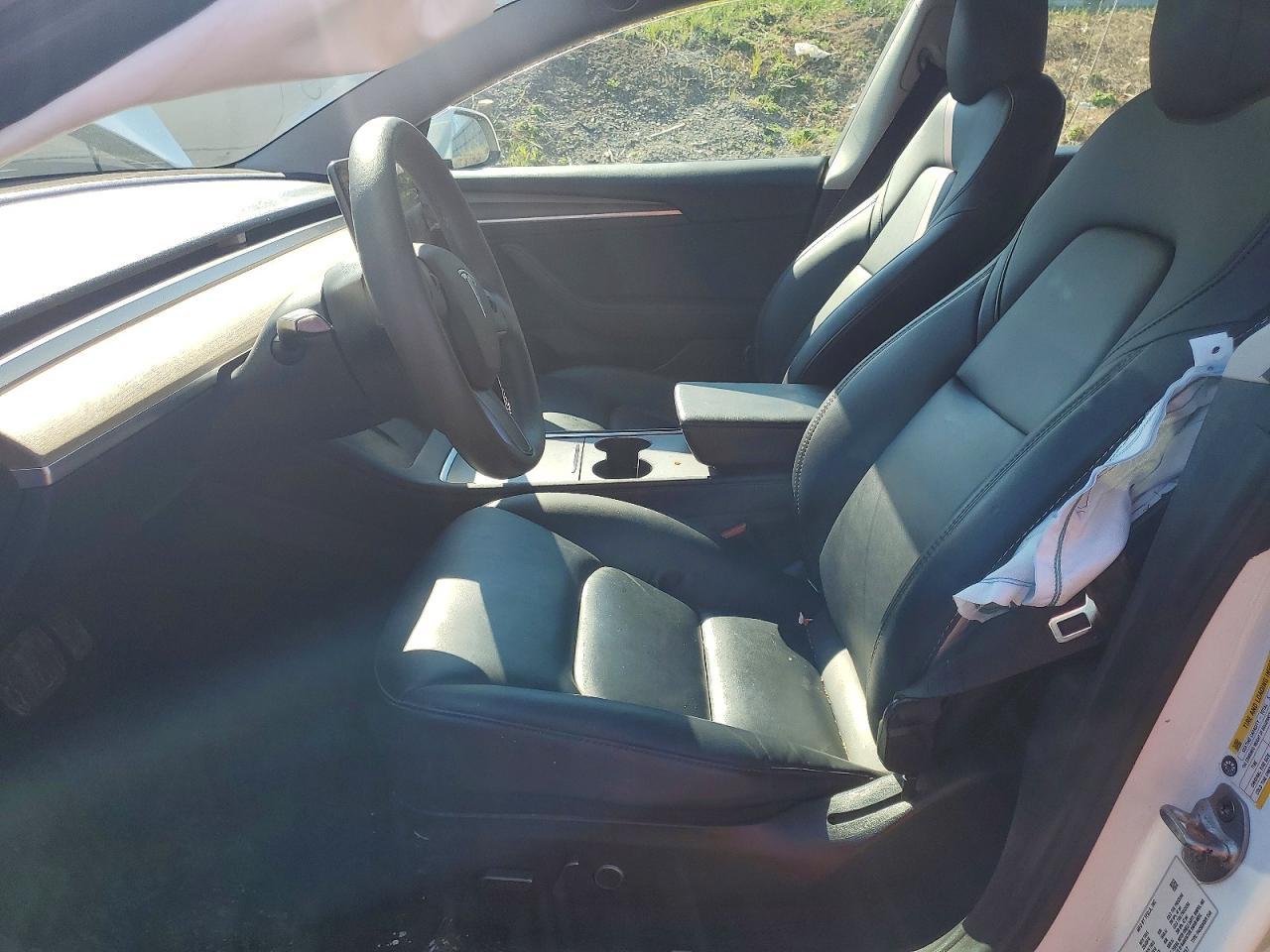 2022 Tesla Model 3 - Фото 7