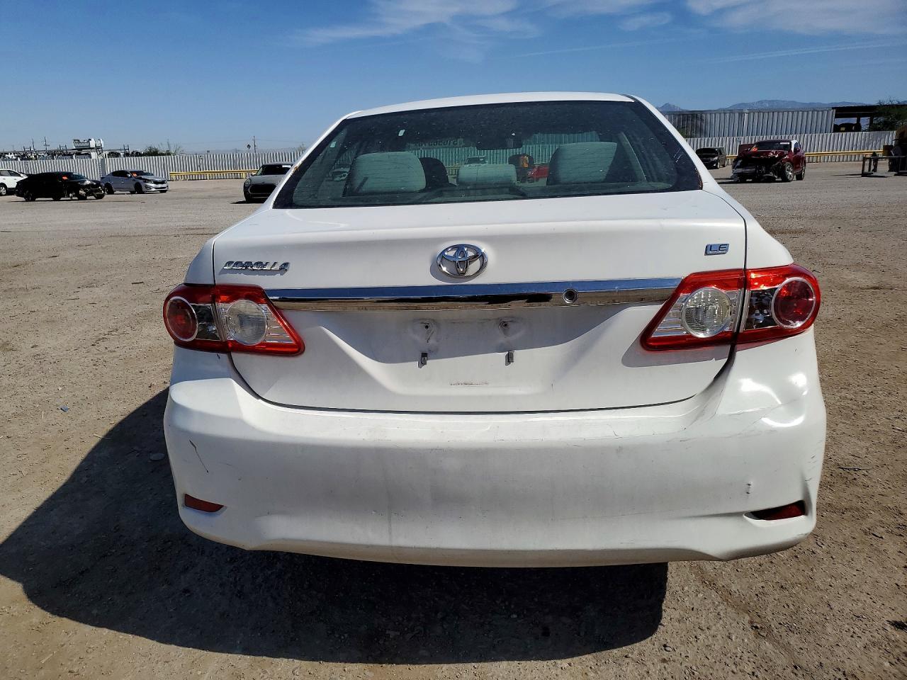 2011 Toyota Corolla Le - Фото 6