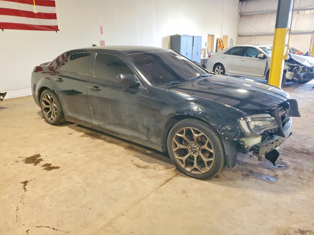 2016 Chrysler 300 S - Фото 4