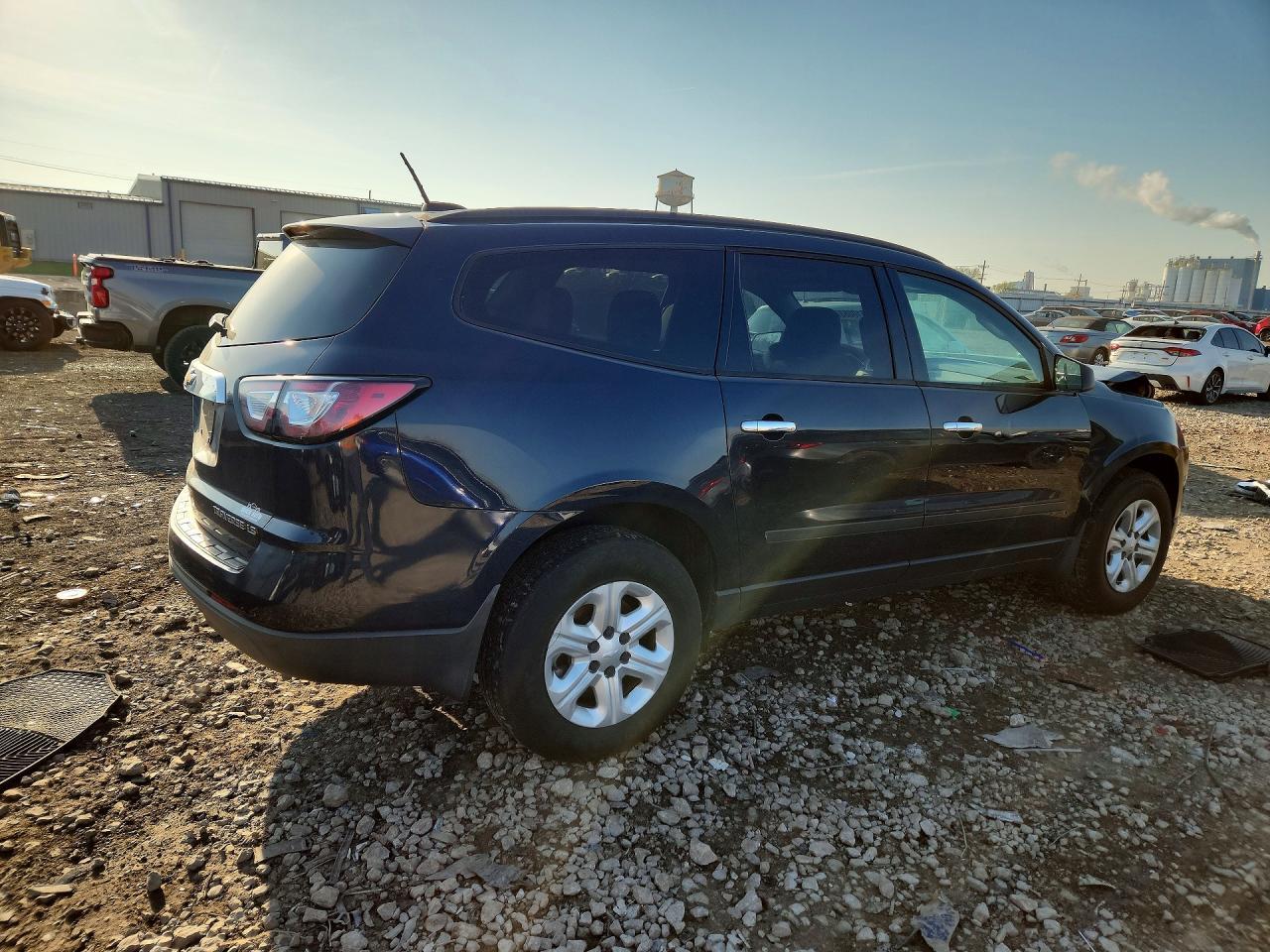 2016 Chevrolet Traverse Ls - Фото 3