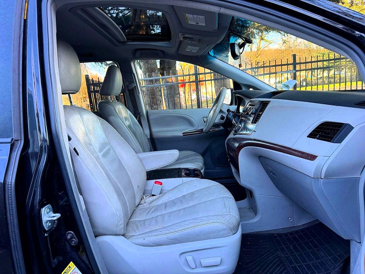 2014 Toyota Sienna Xle 8-Passenger - Фото 5