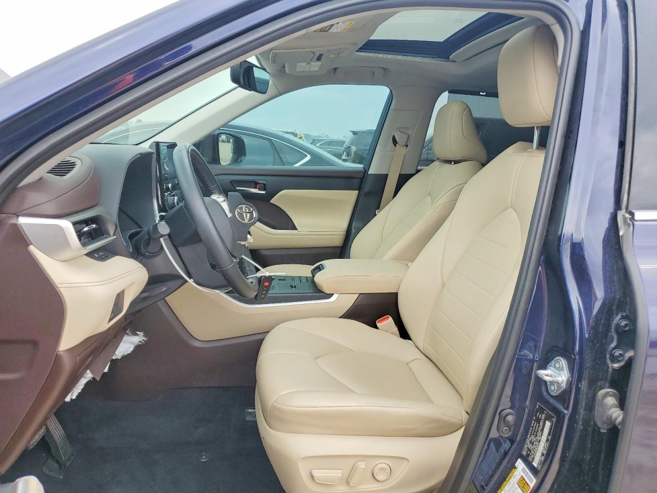 2021 Toyota Highlander Xle - Image 7