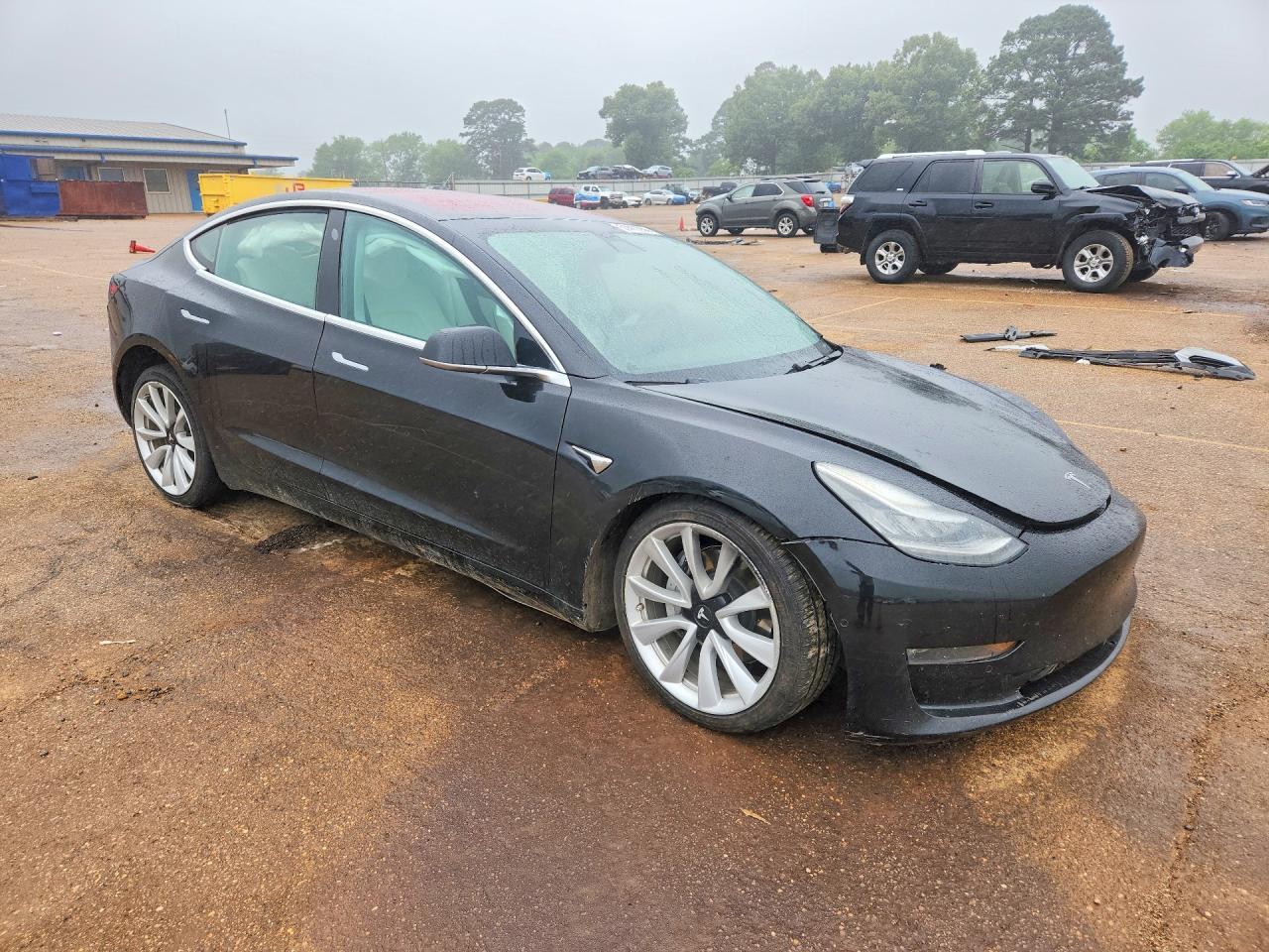 2018 Tesla Model 3 - Фото 4