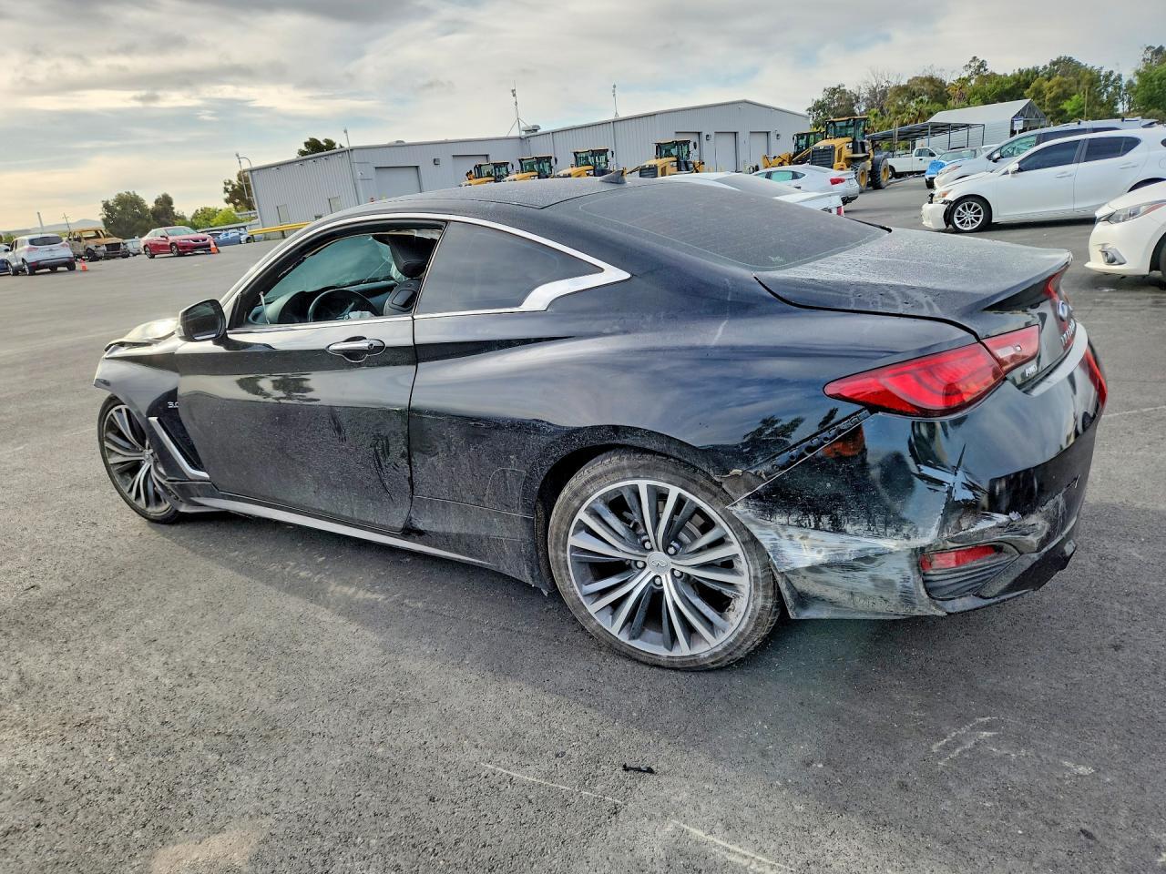 2018 Infiniti Q60 3.0T Luxe - Фото 2