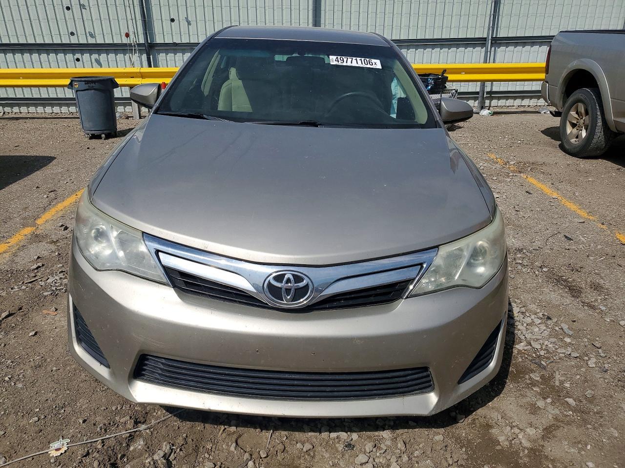 2014 Toyota Camry Le - Image 5
