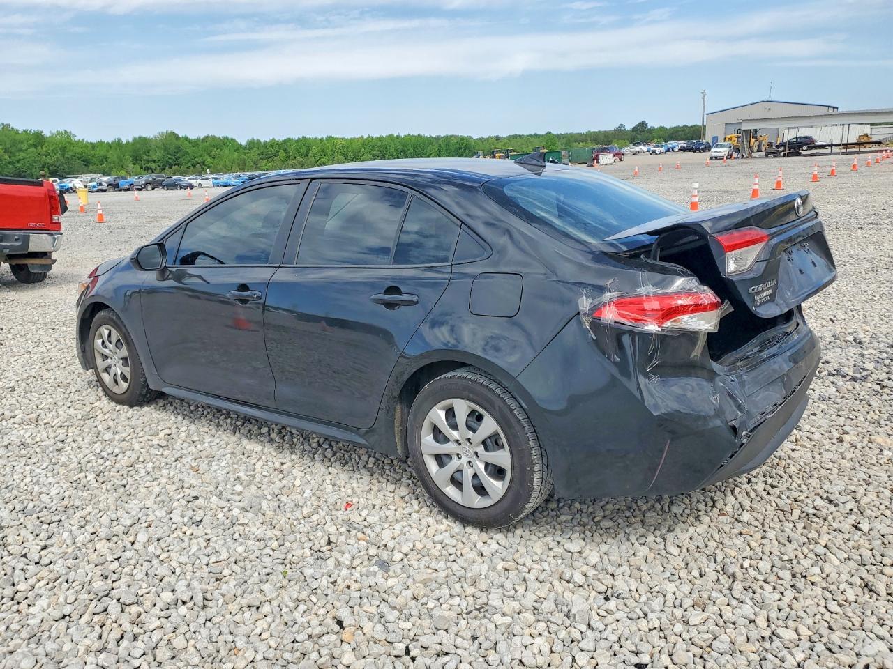 2021 Toyota Corolla Le - Фото 2