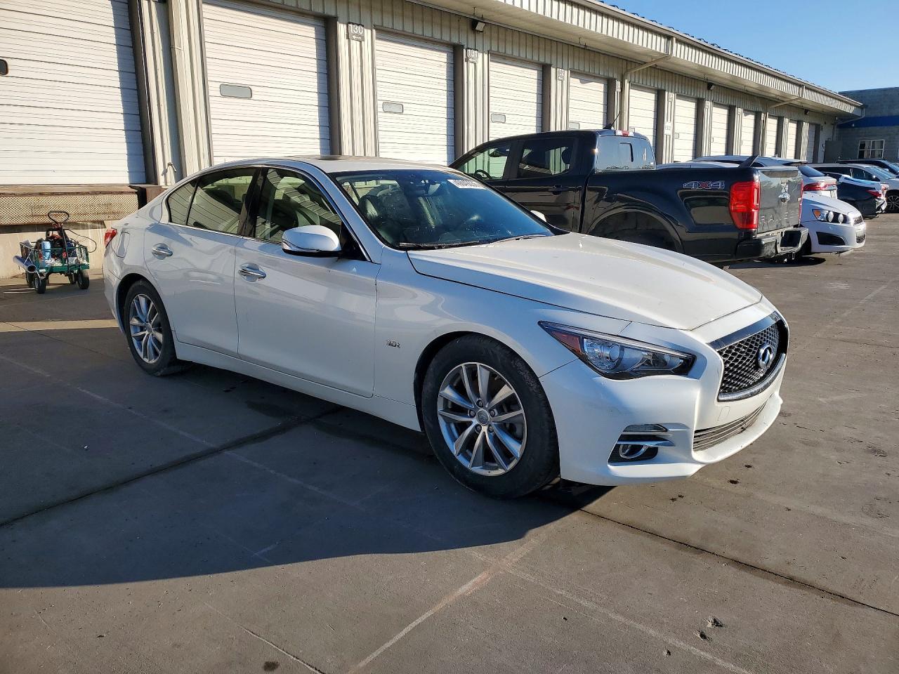 2017 Infiniti Q50 3.0T Premium - Фото 4