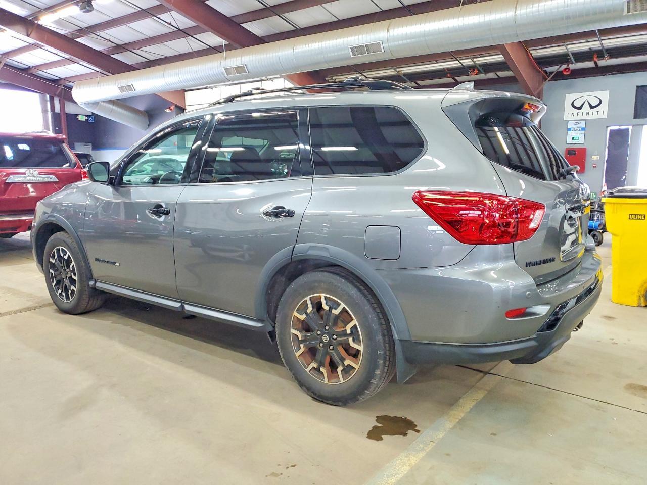 2020 Nissan Pathfinder Sv - Image 2