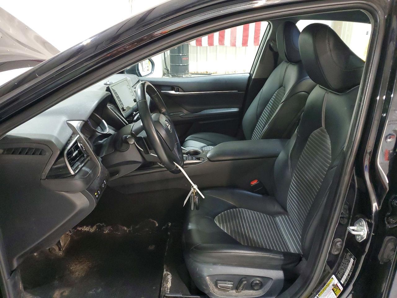 2024 Toyota Camry Hybrid Se - Image 7