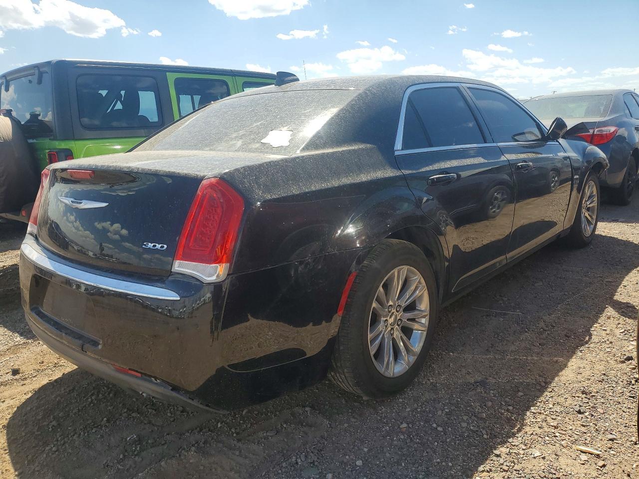 2016 Chrysler 300 Limited - Фото 3
