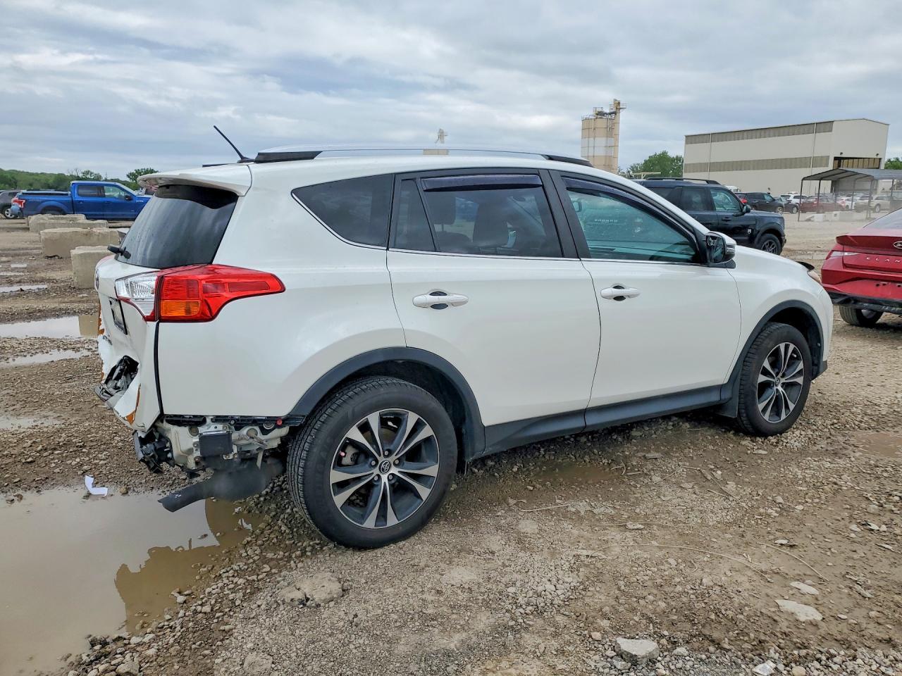 2015 Toyota Rav4 Limited - Image 3