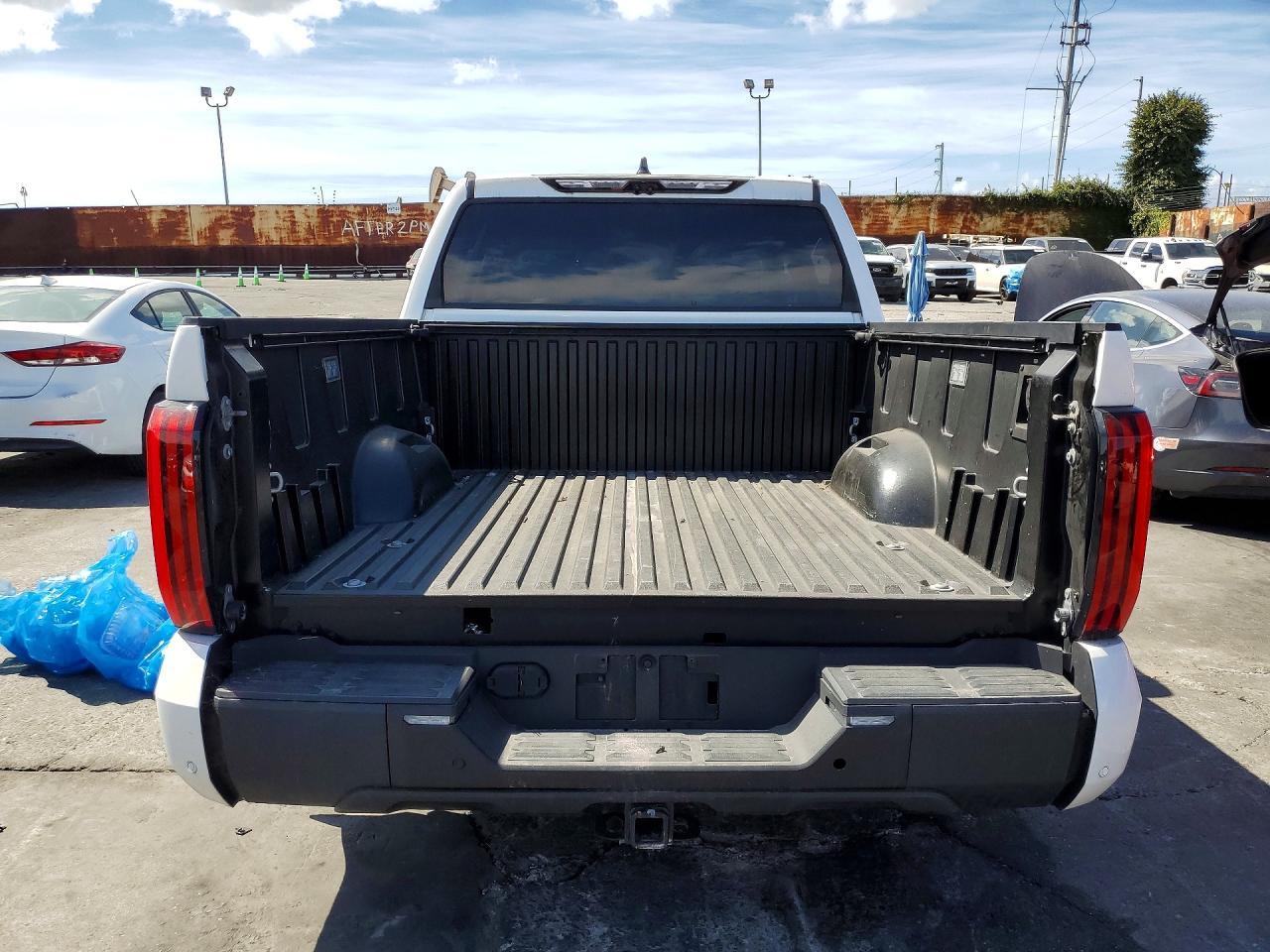 2023 Toyota Tundra Crewmax Limited - Фото 6