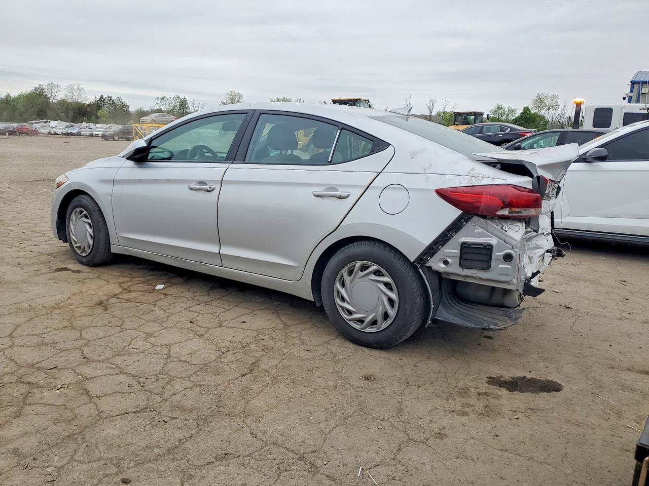 2017 Hyundai Elantra Se - Image 2
