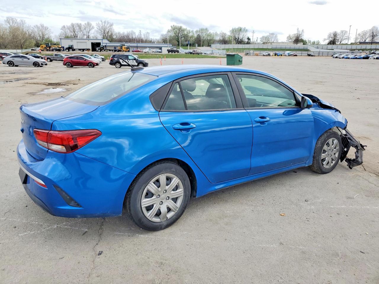 2022 Kia Rio S - Фото 3