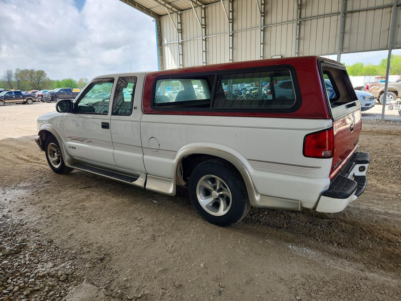 2001 Chevrolet S Truck S10 - Image 2