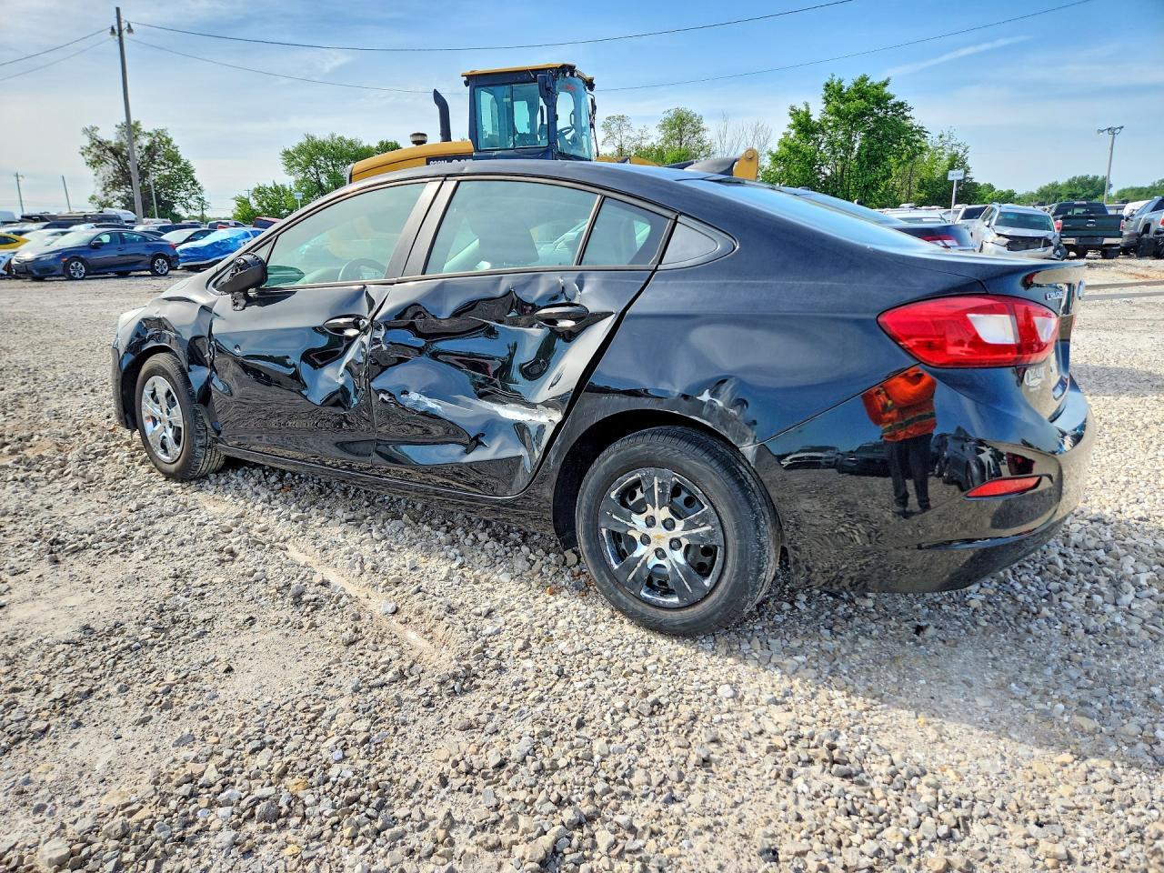 2019 Chevrolet Cruze Ls - Image 2