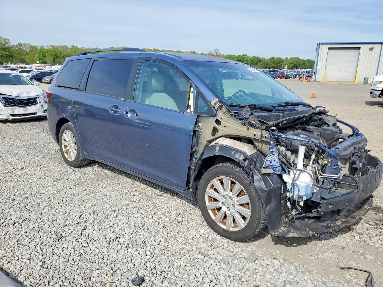 2017 Toyota Sienna Le 7-Passenger - Фото 4