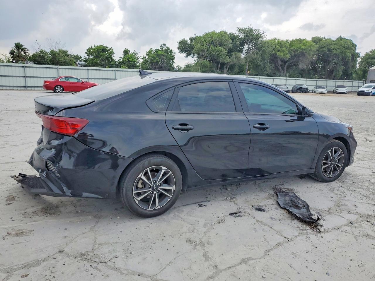 2024 Kia Forte Lxs - Image 3