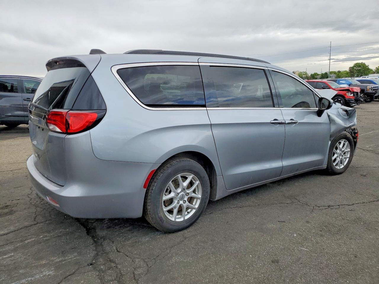 2021 Chrysler Voyager Lxi - Фото 3
