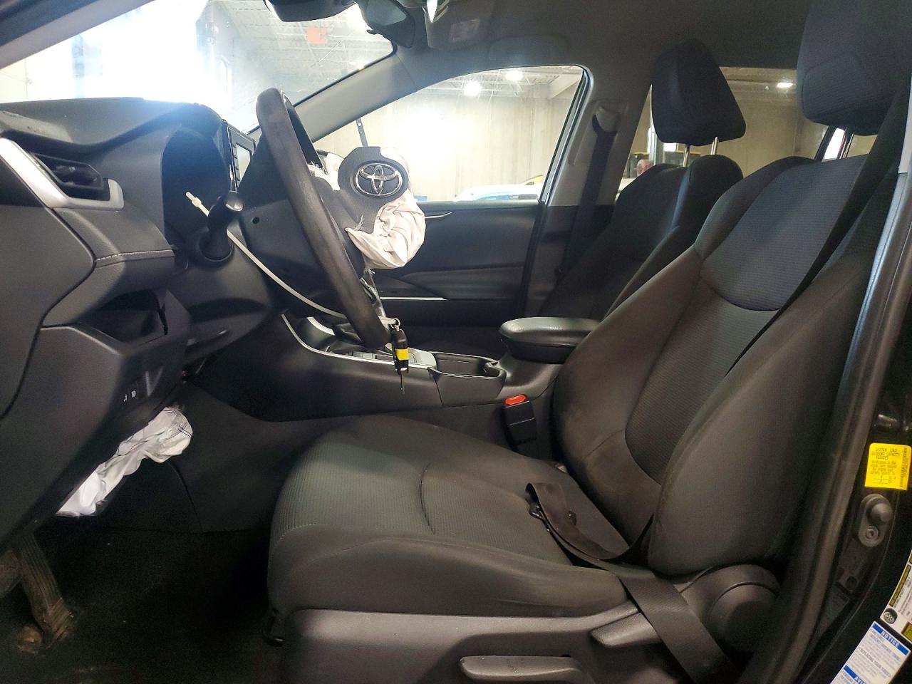 2021 Toyota Rav4 Le - Image 7