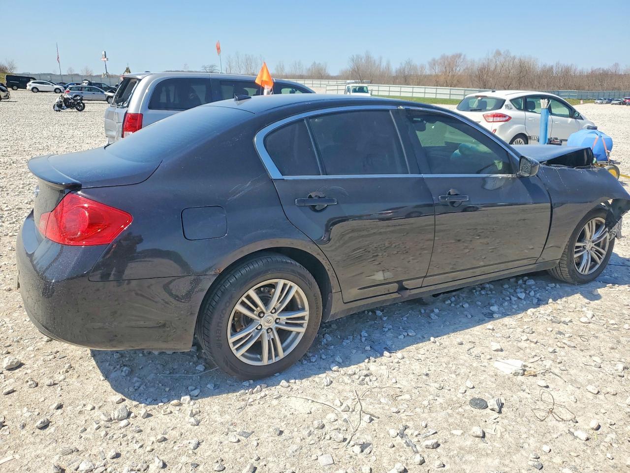 2013 Infiniti G37 Sedan X - Image 3
