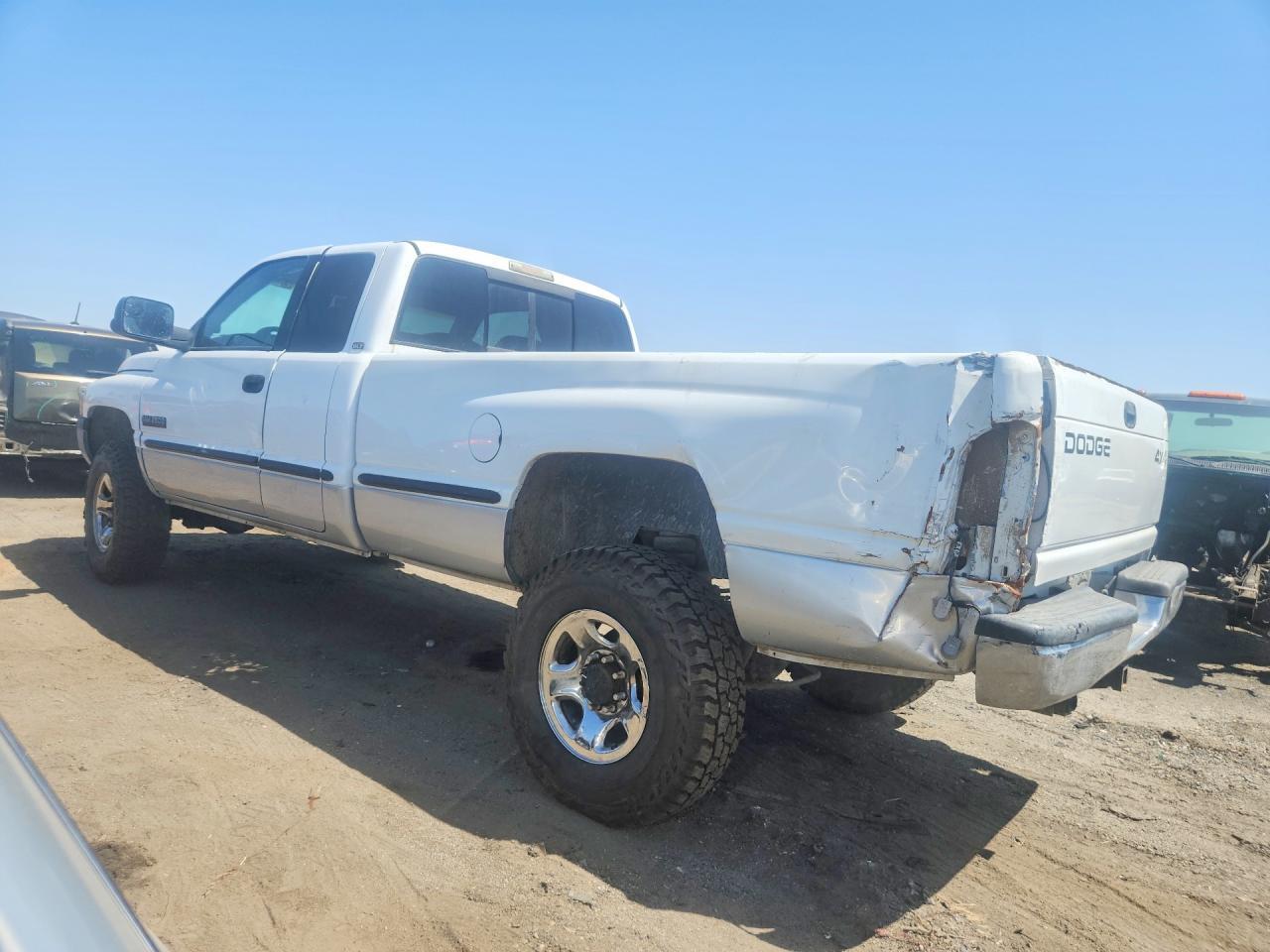 2001 Dodge Ram 2500 - Фото 2