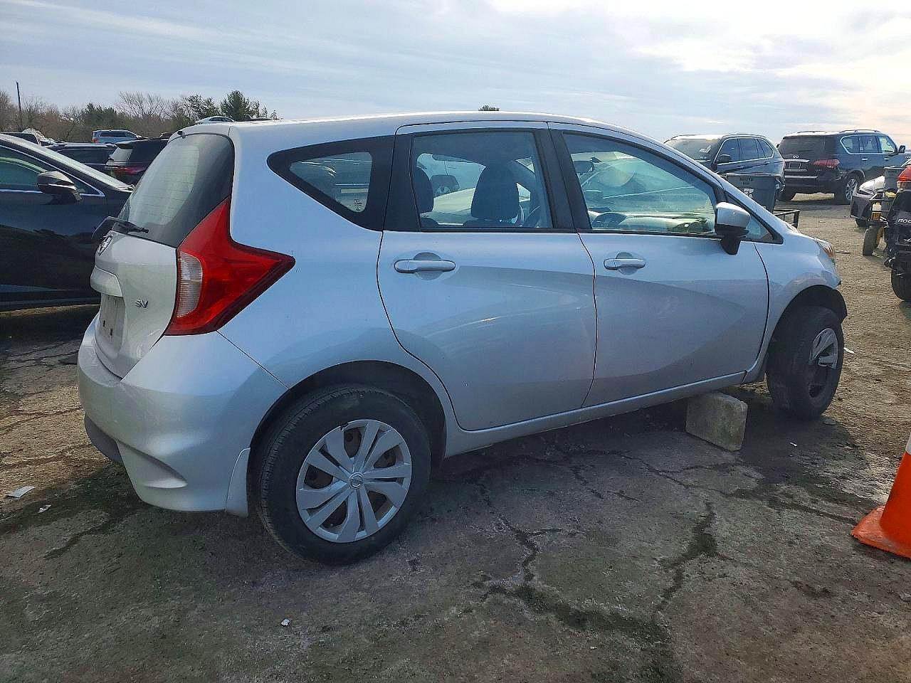 2017 Nissan Versa Note Sv - Image 3