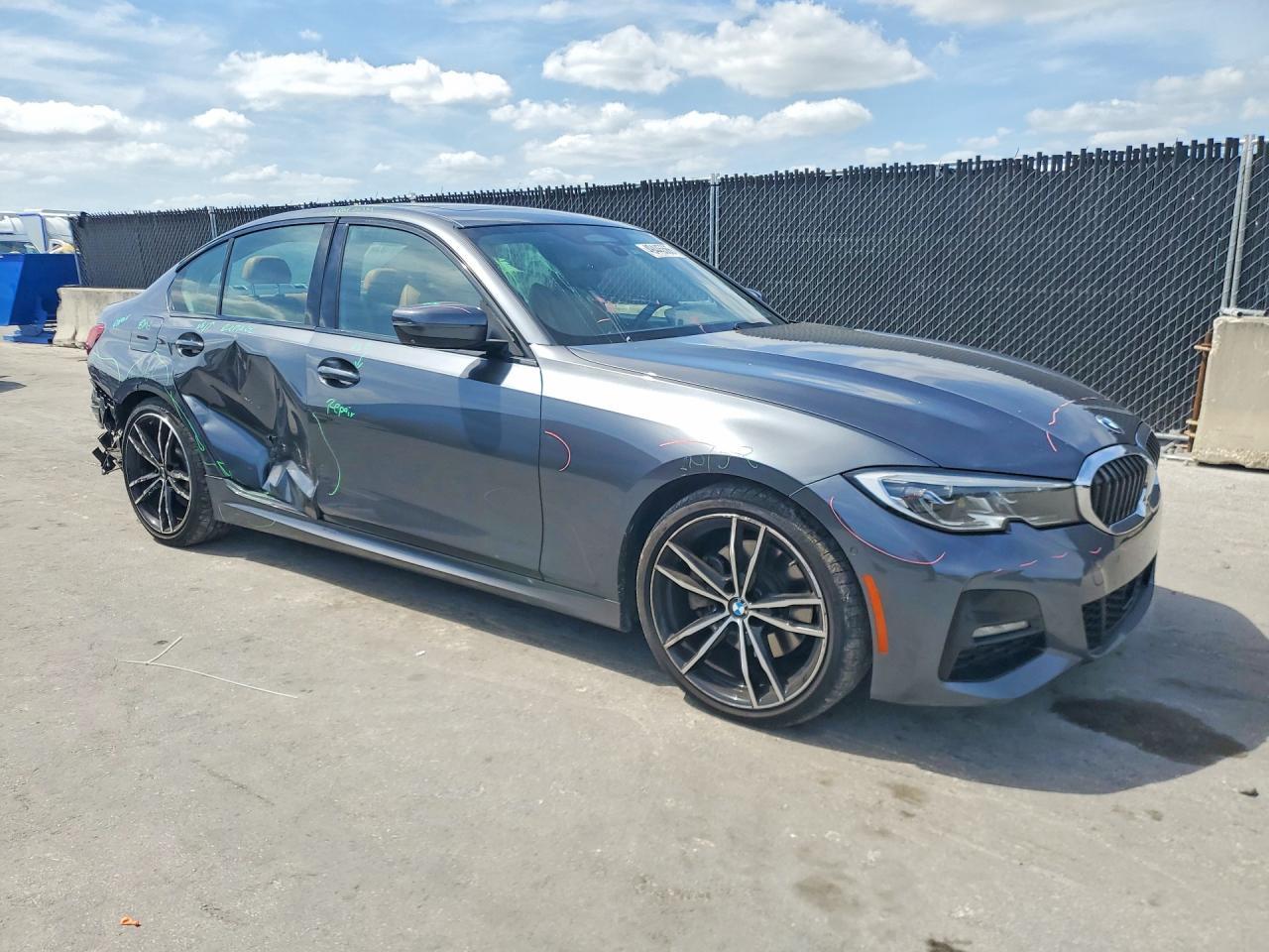 2020 BMW 330I - Фото 4