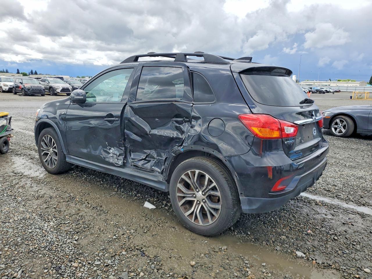 2019 Mitsubishi Outlander Sport Es - Image 2