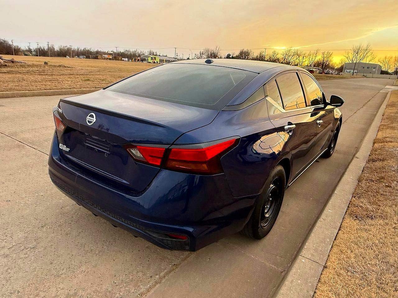 2019 Nissan Altima S - Фото 4