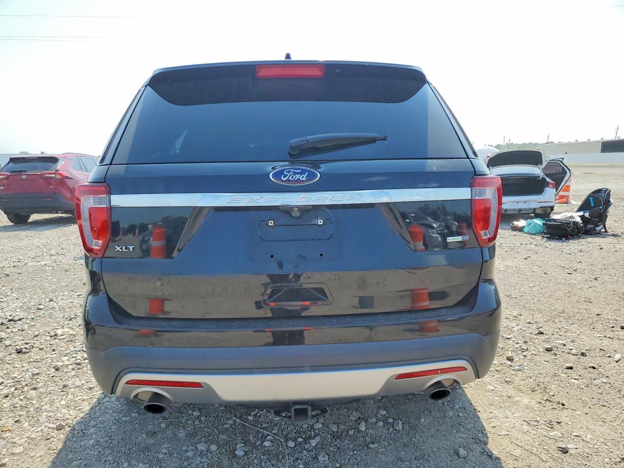 2017 Ford Explorer Xlt - Image 6