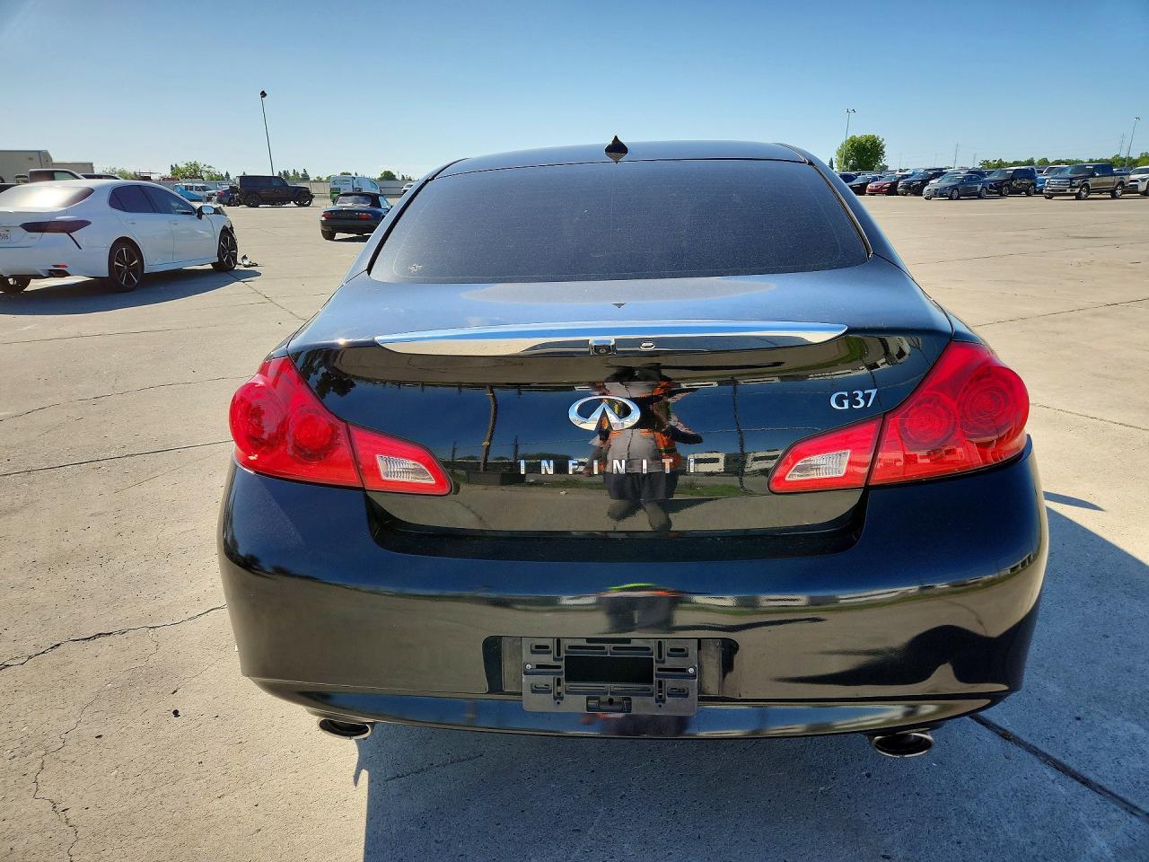 2012 Infiniti G37 - Image 6