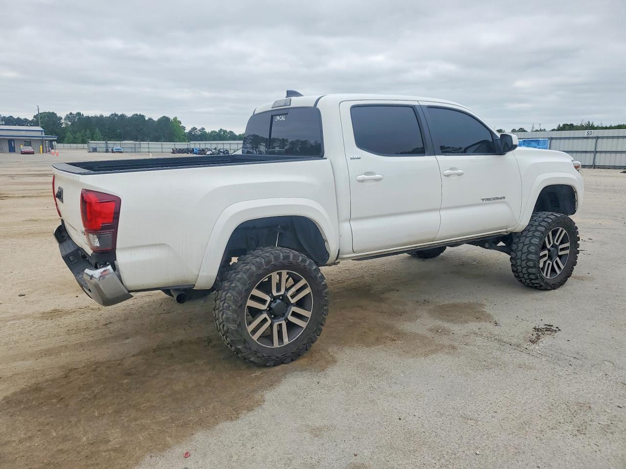 2021 Toyota Tacoma Sr5 V6 - Фото 3