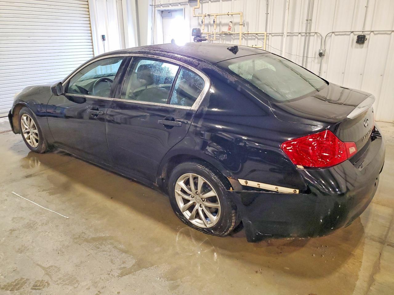 2009 Infiniti G37 Sedan X - Image 2