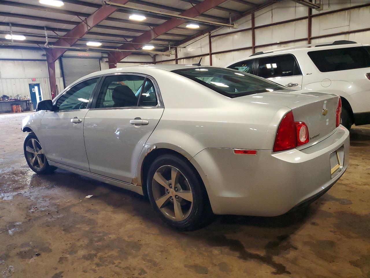 2011 Chevrolet Malibu 1Lt - Фото 2