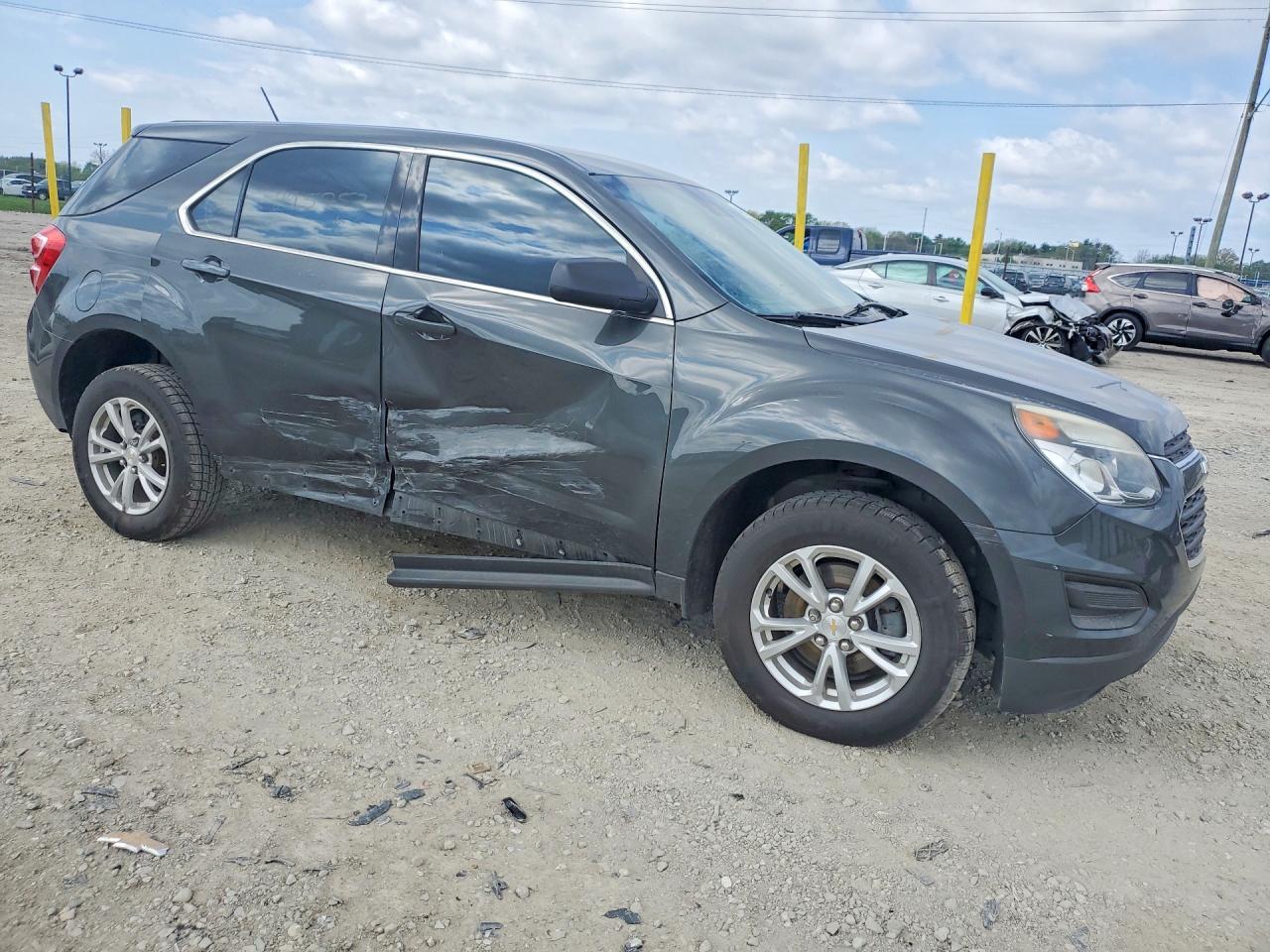 2017 Chevrolet Equinox Ls - Image 4