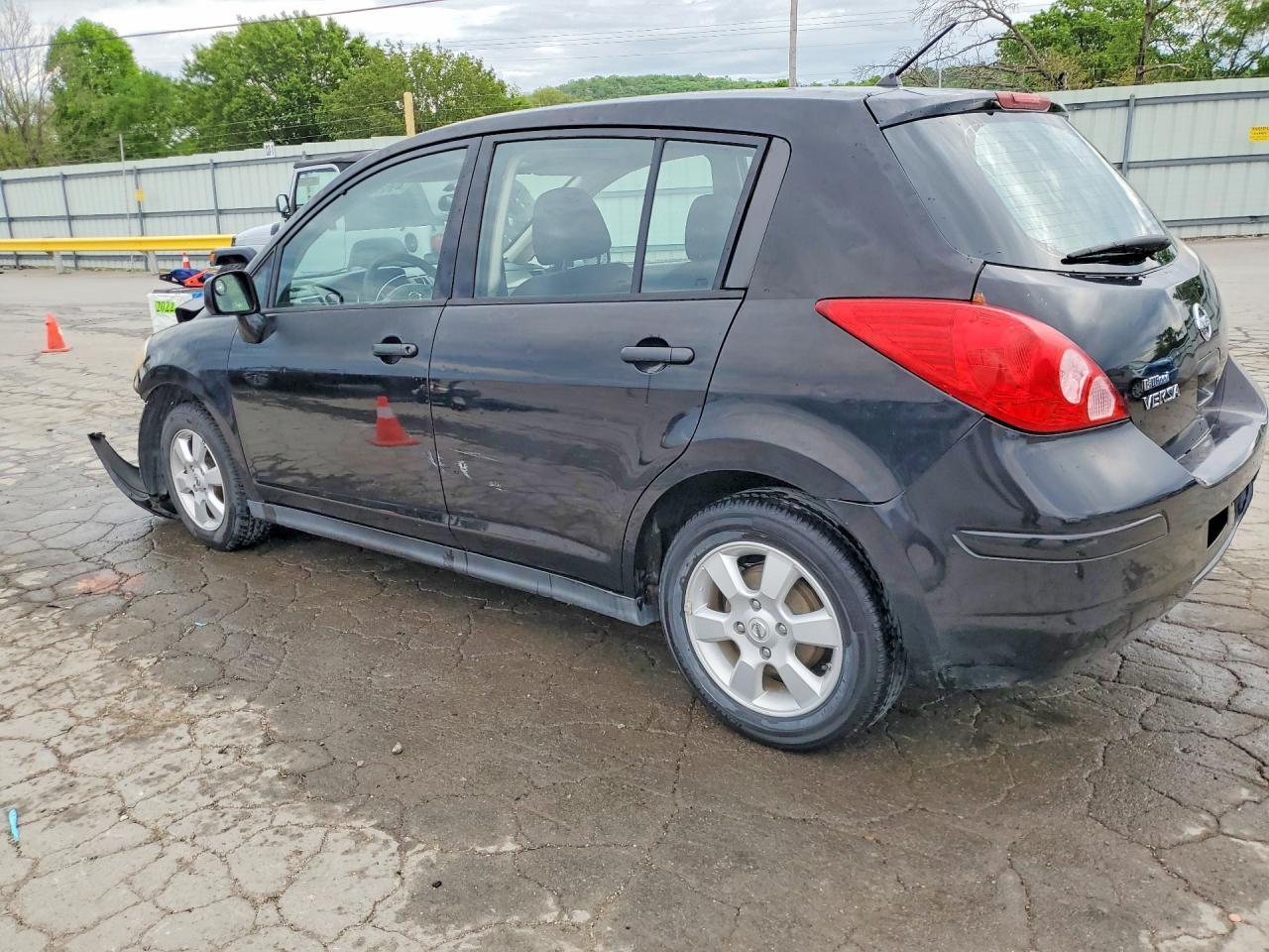 2009 Nissan Versa 1.8 S - Фото 2